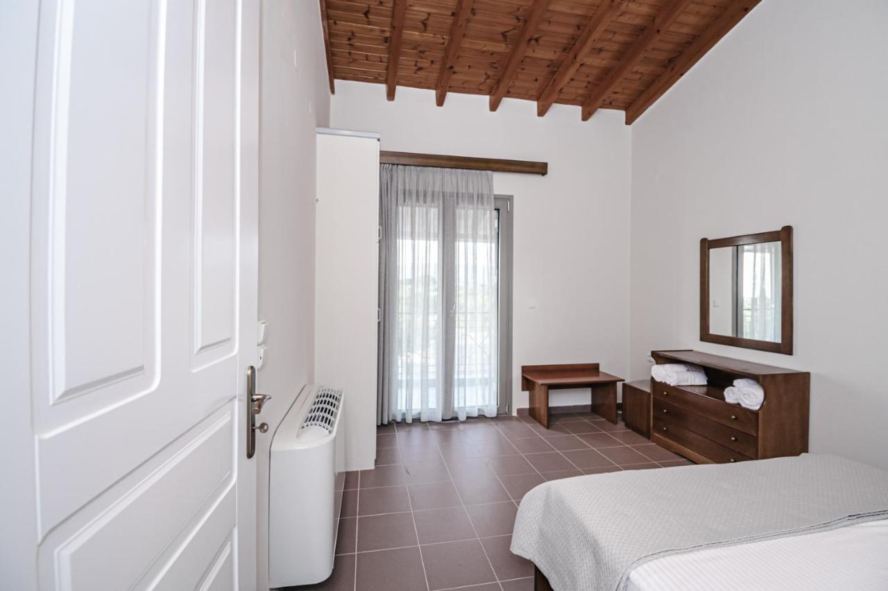 كيوبارِسِيا Terra Helios Suites & Studios الغرفة الصورة