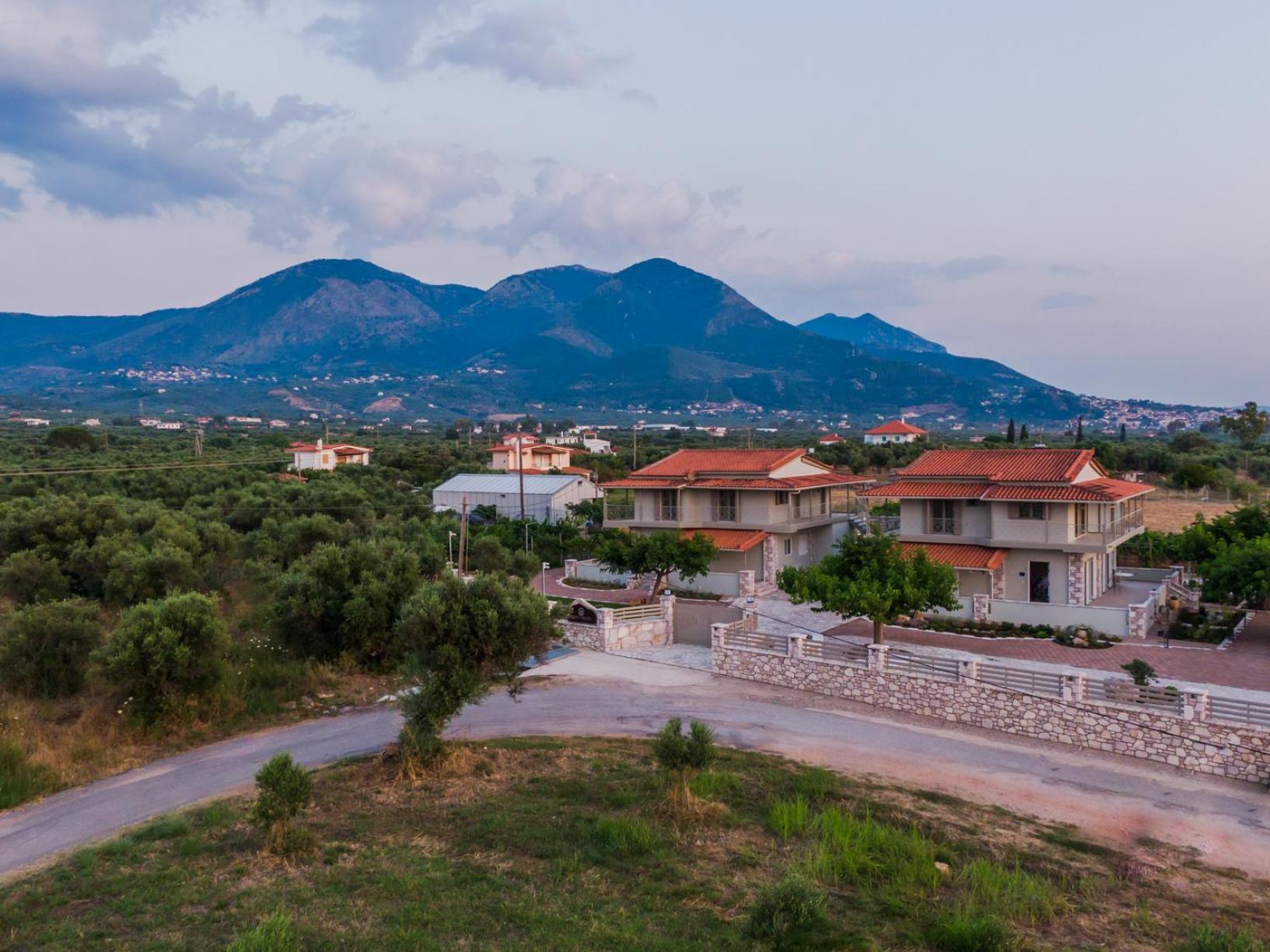 كيوبارِسِيا Terra Helios Suites & Studios المظهر الخارجي الصورة