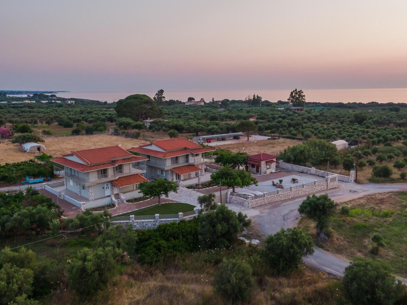 كيوبارِسِيا Terra Helios Suites & Studios المظهر الخارجي الصورة