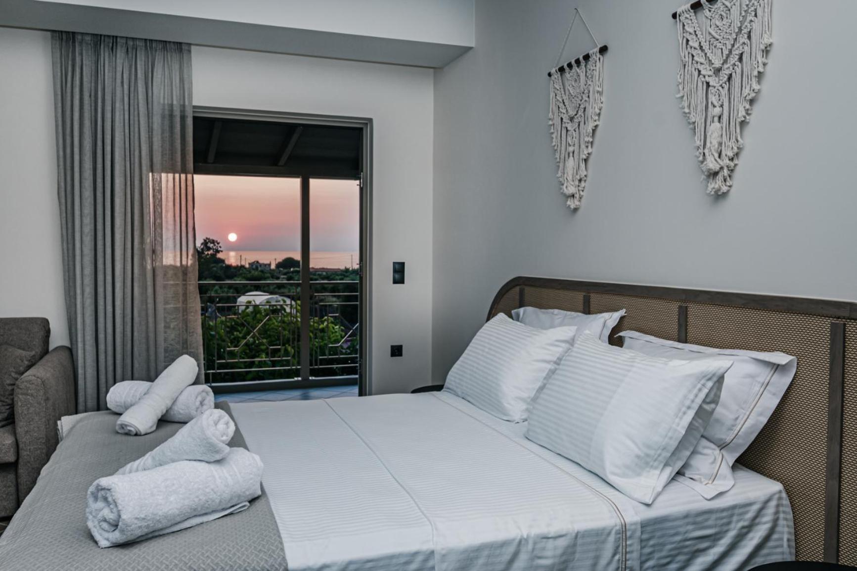 كيوبارِسِيا Terra Helios Suites & Studios الغرفة الصورة
