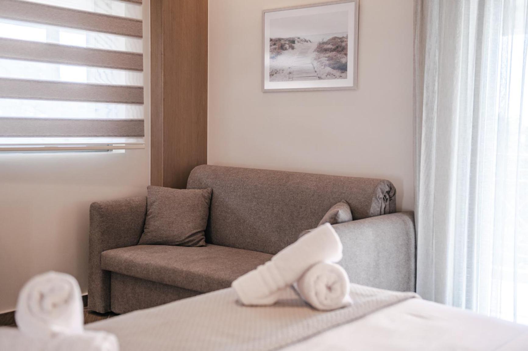 كيوبارِسِيا Terra Helios Suites & Studios الغرفة الصورة